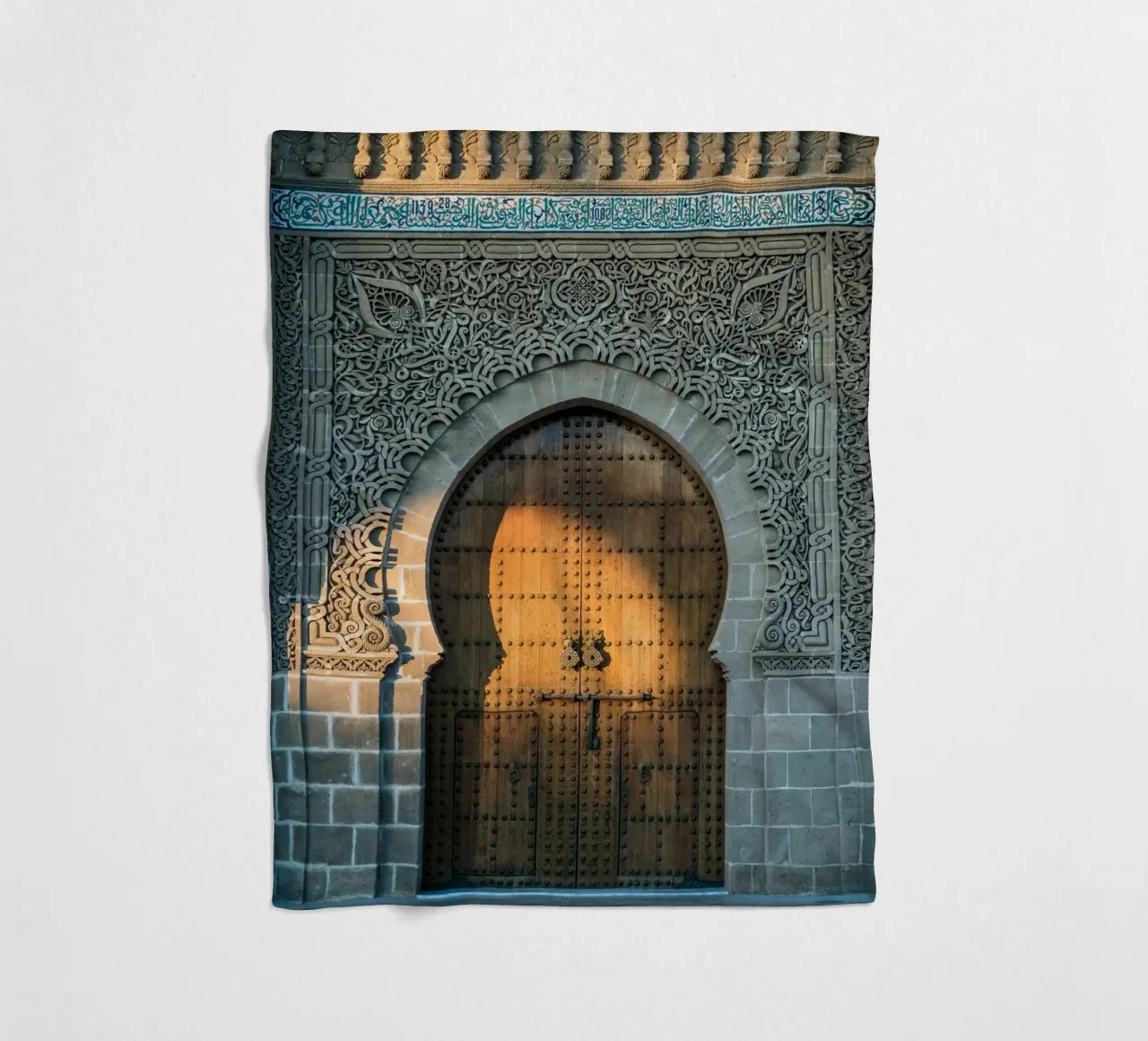 Sunset on a facade in Morocco coperta in pile da photolovers