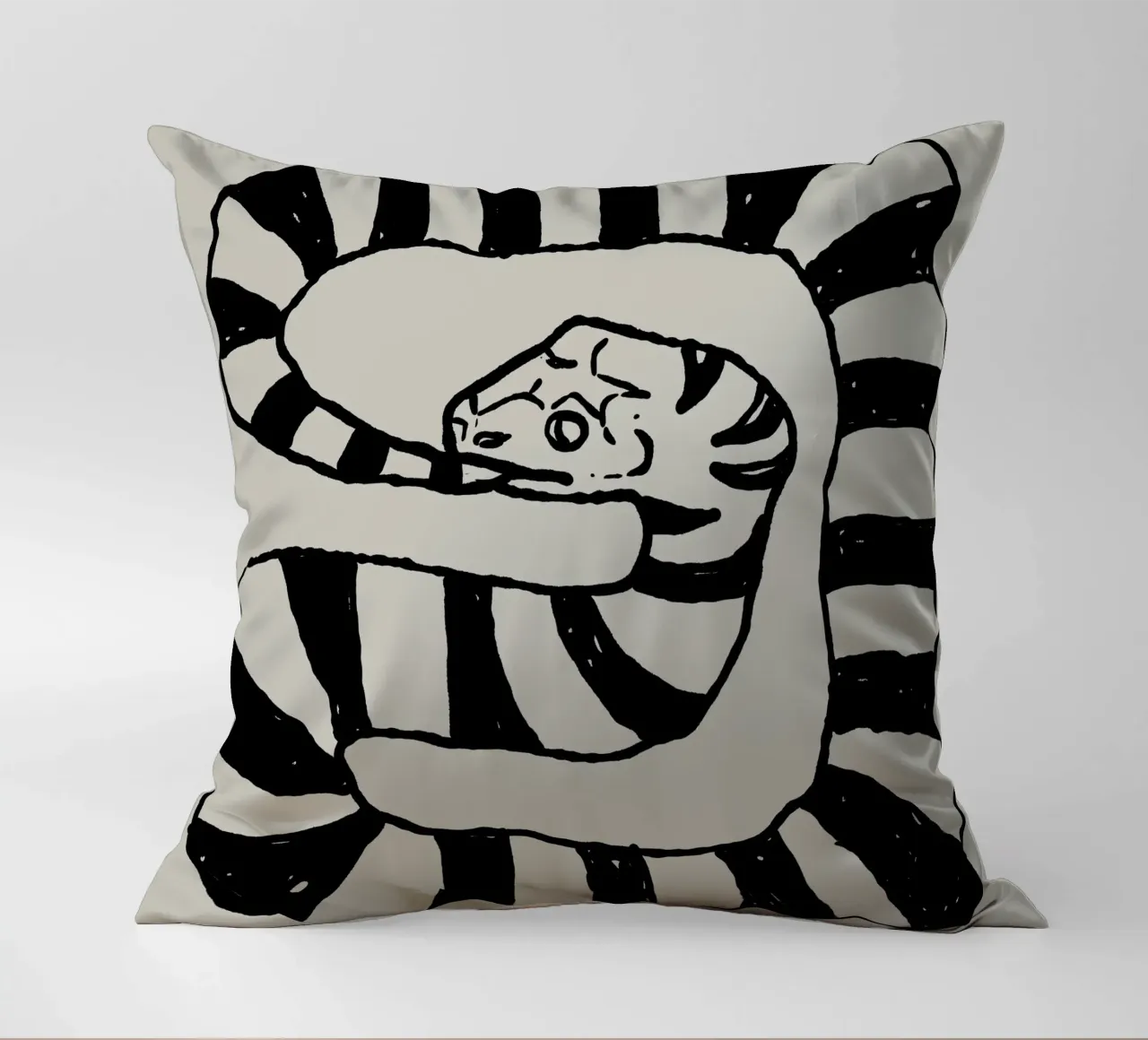 The Snake Eating Tail No1 cuscino da TijanaArtStudio88
