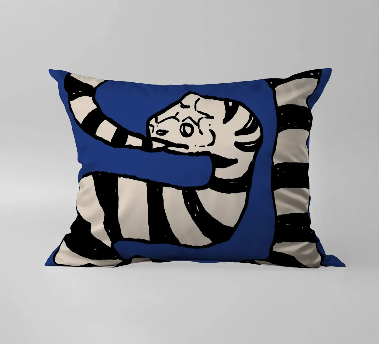 The Snake Eating Tail No3 cuscino da TijanaArtStudio88