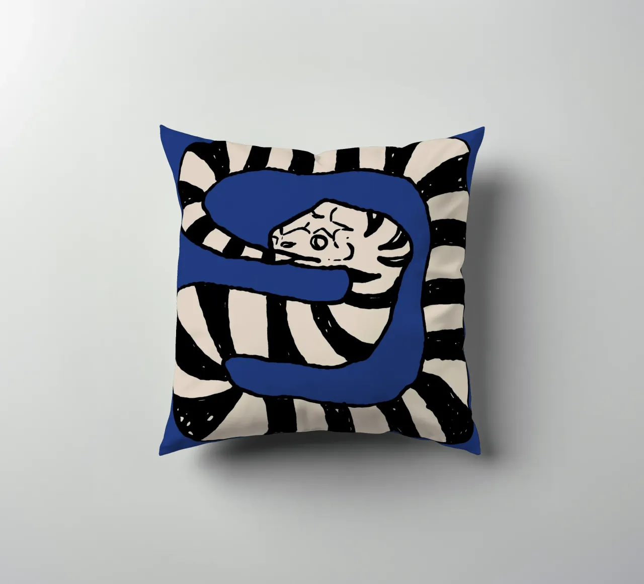 The Snake Eating Tail No3 cuscino da TijanaArtStudio88