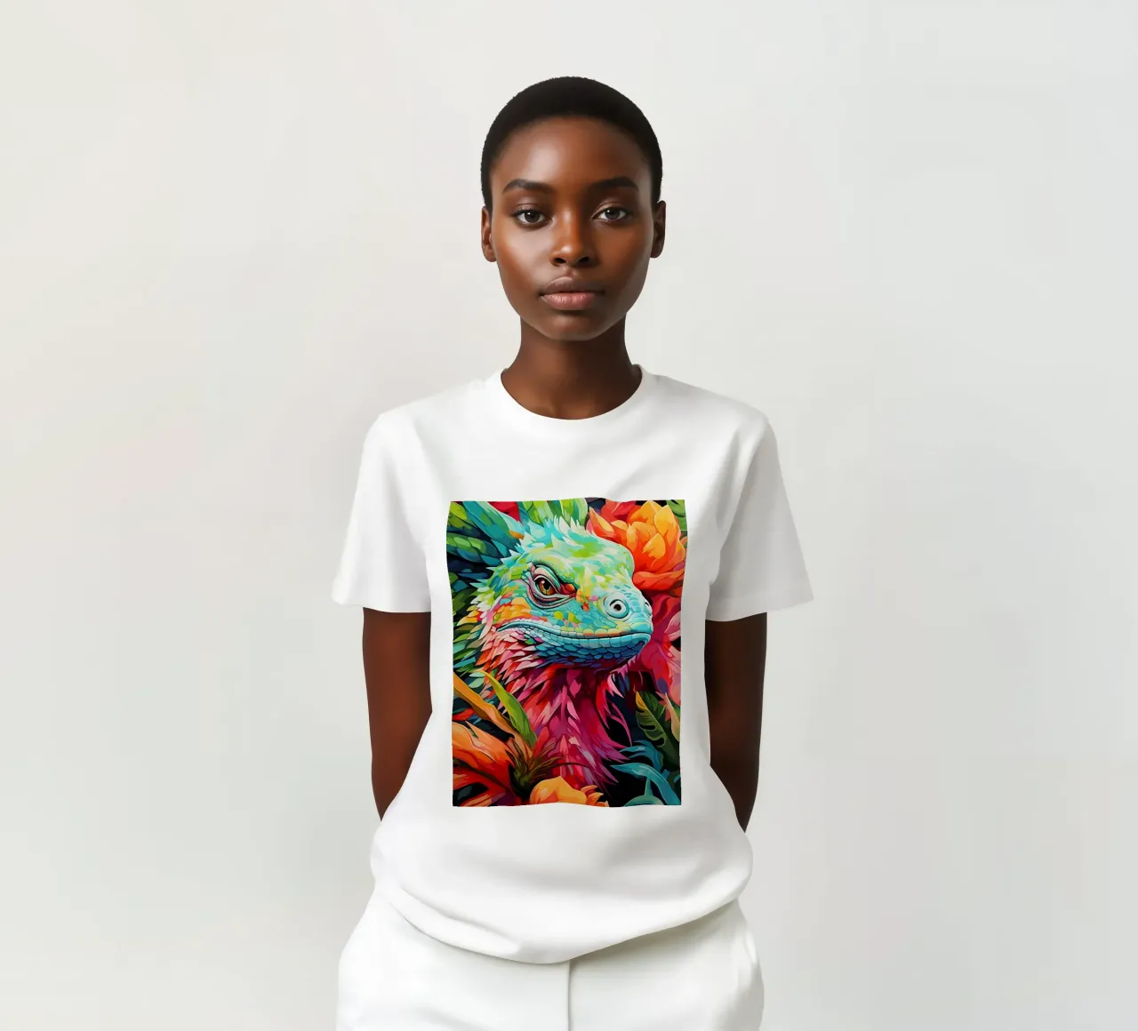 Lucertola colorata tra i fiori t-shirt da PosterByFly
