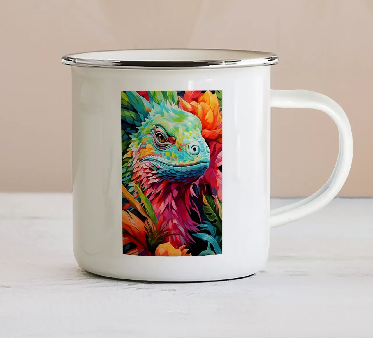 Lucertola colorata tra i fiori tazza in smalto da PosterByFly