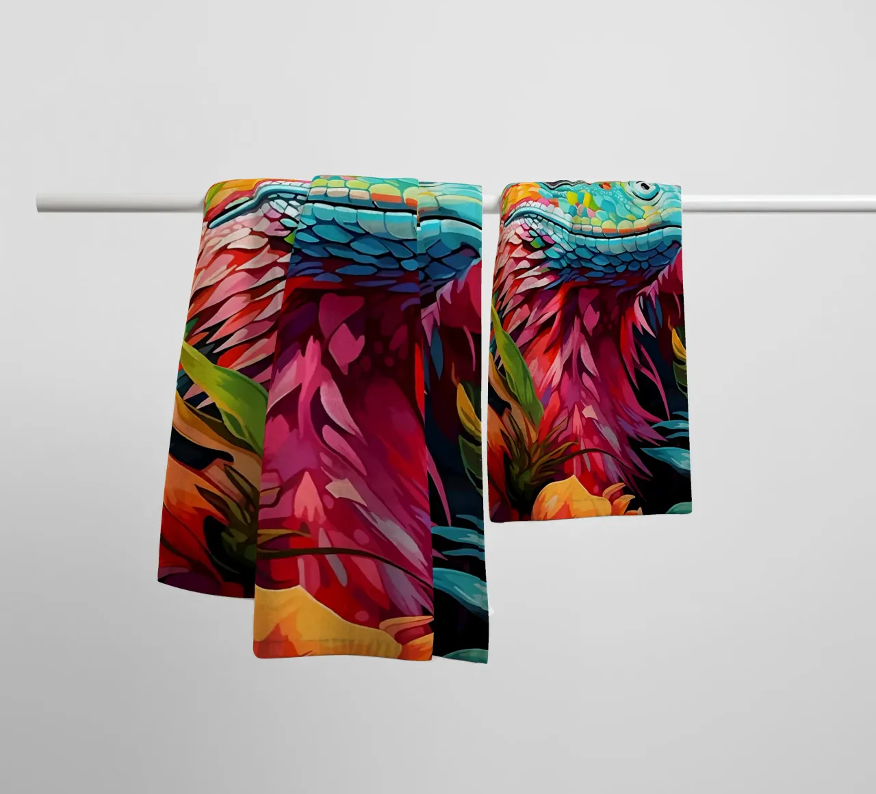 Lucertola colorata tra i fiori asciugamano da bagno da PosterByFly