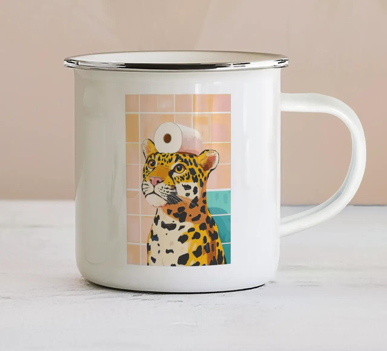 Leopardo con carta igienica in testa tazza in smalto da JoyWalkerShop