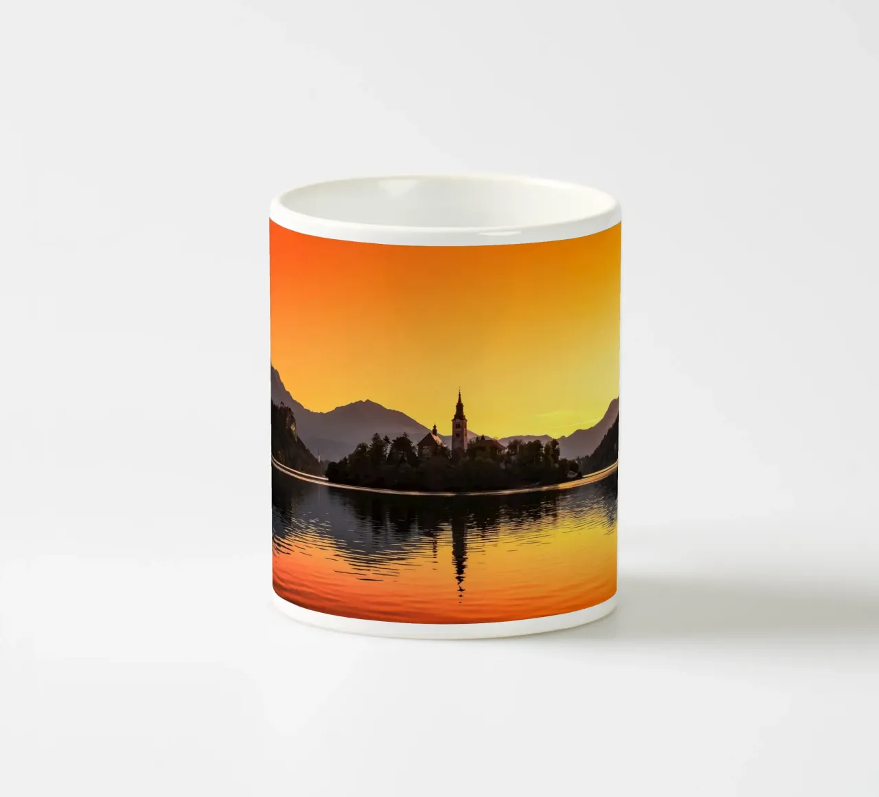 BLED 01 tazza in ceramica da Tom Uhlenberg