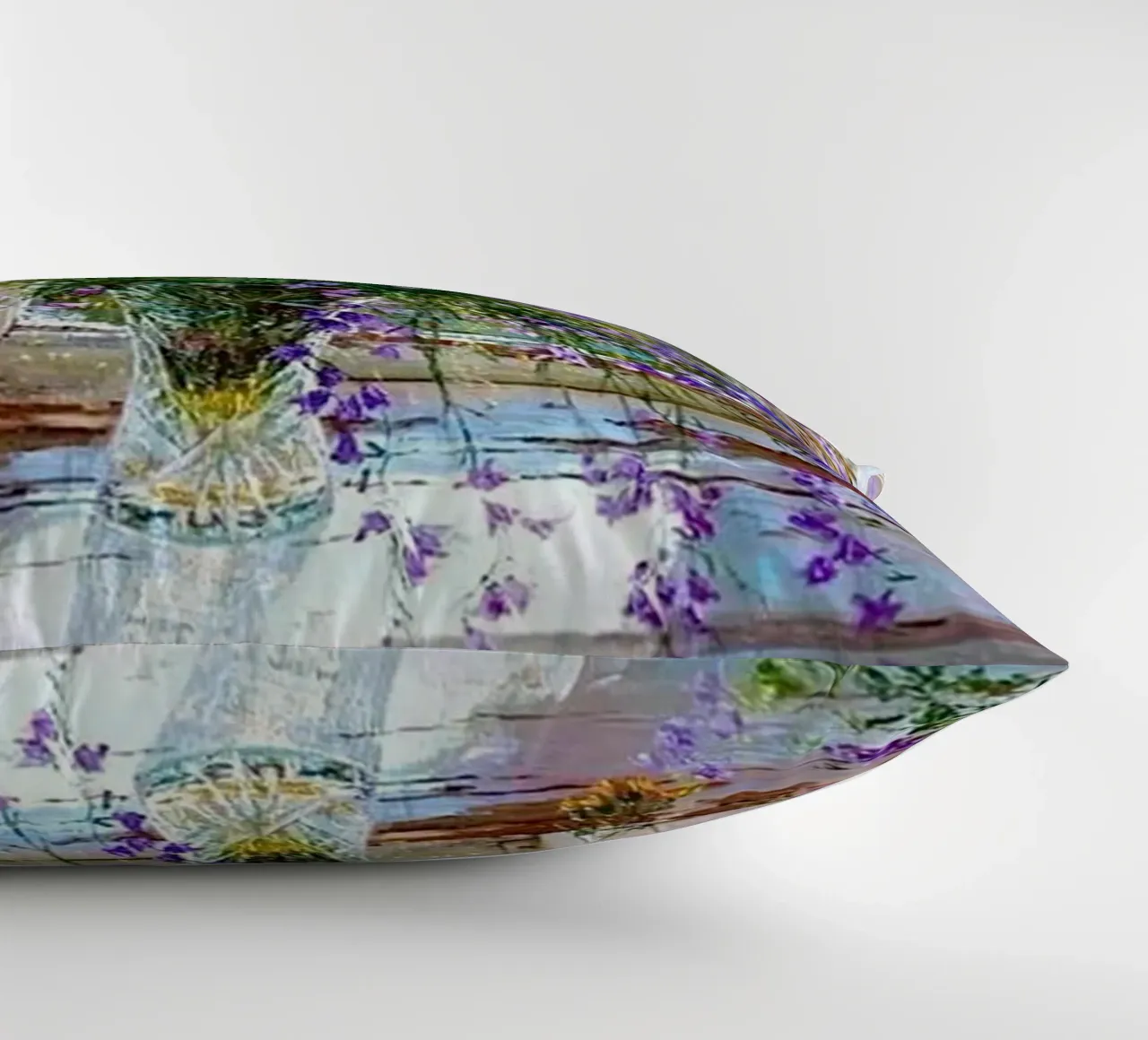 I fiori viola di Monet cuscino da KOOL STORE