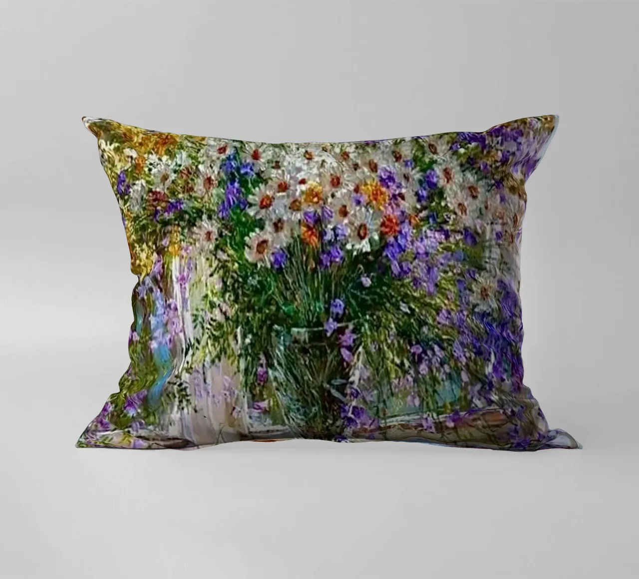 I fiori viola di Monet cuscino da KOOL STORE
