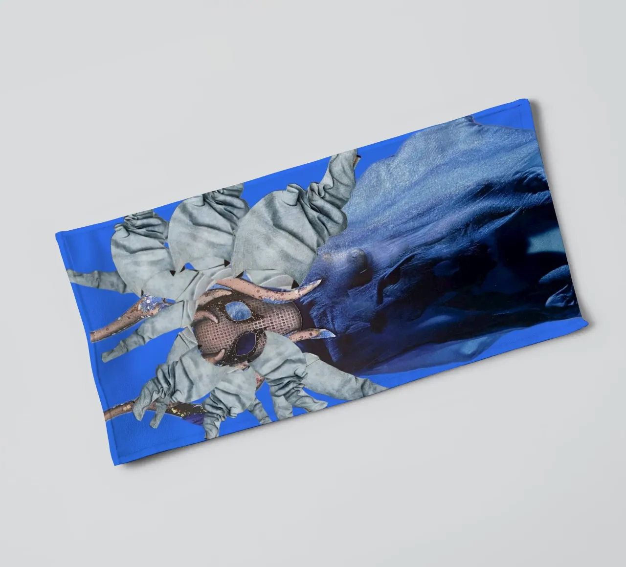 Monstera towel by dekonstruktiv