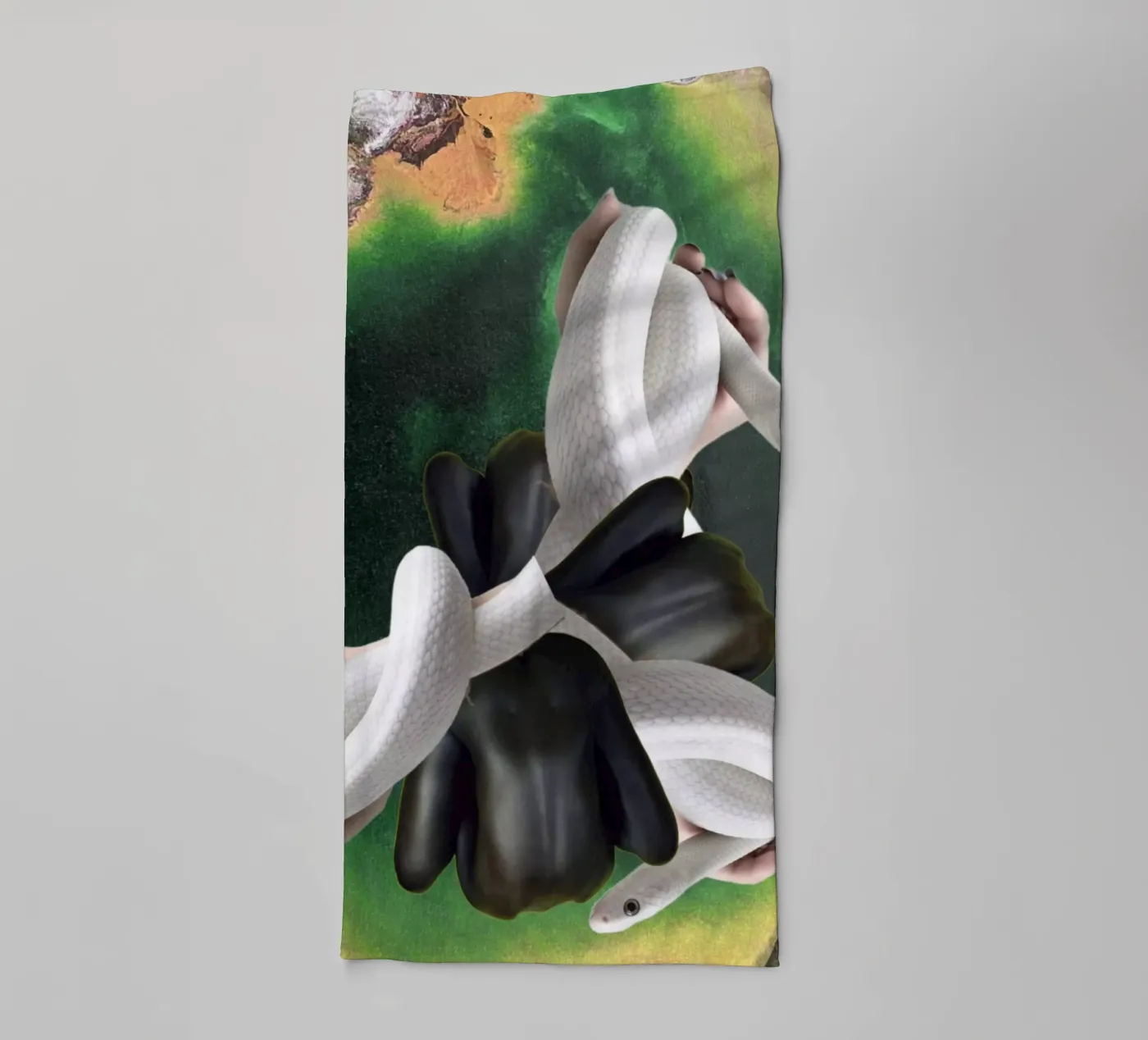 Snake towel by dekonstruktiv