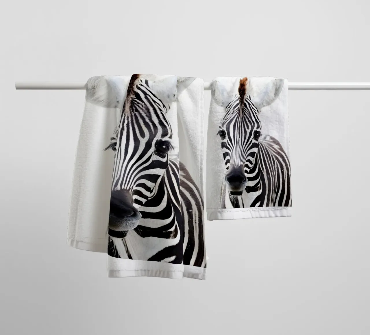 Ritratto di zebra asciugamano da bagno da Pixel Boy
