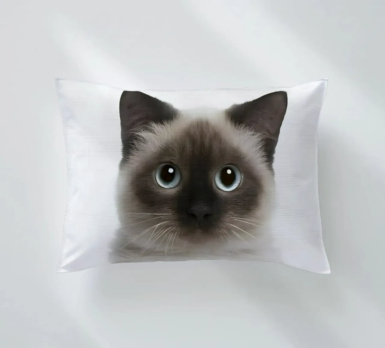 Siamese dagli occhi blu cuscino da Pixel Boy