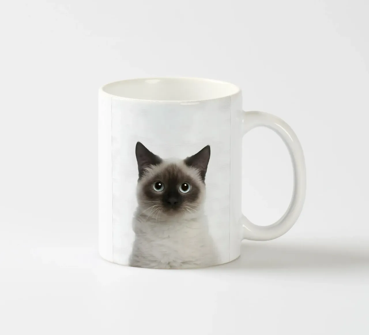 Siamese dagli occhi blu tazza in ceramica da Pixel Boy