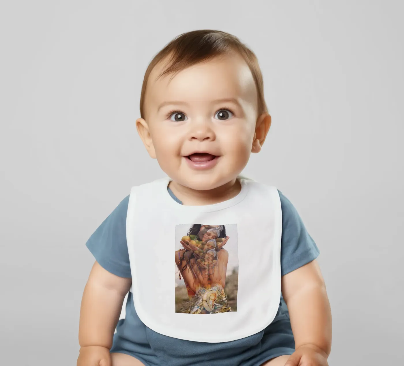 Uterus baby bib by dekonstruktiv