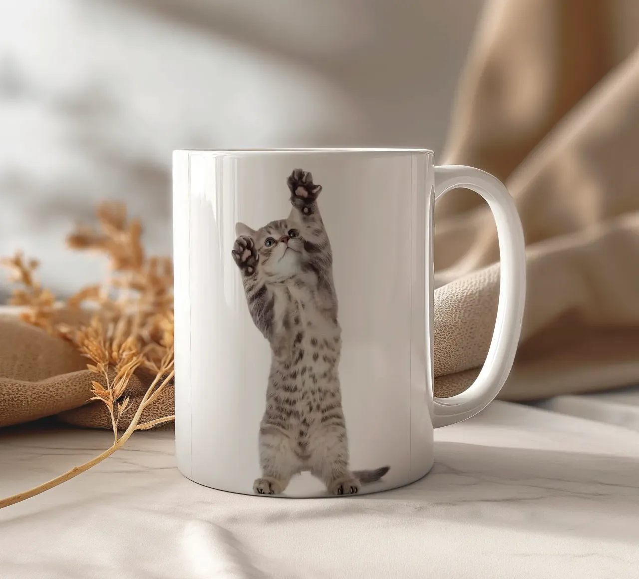 Zampe in su! tazza in ceramica da Pixel Boy