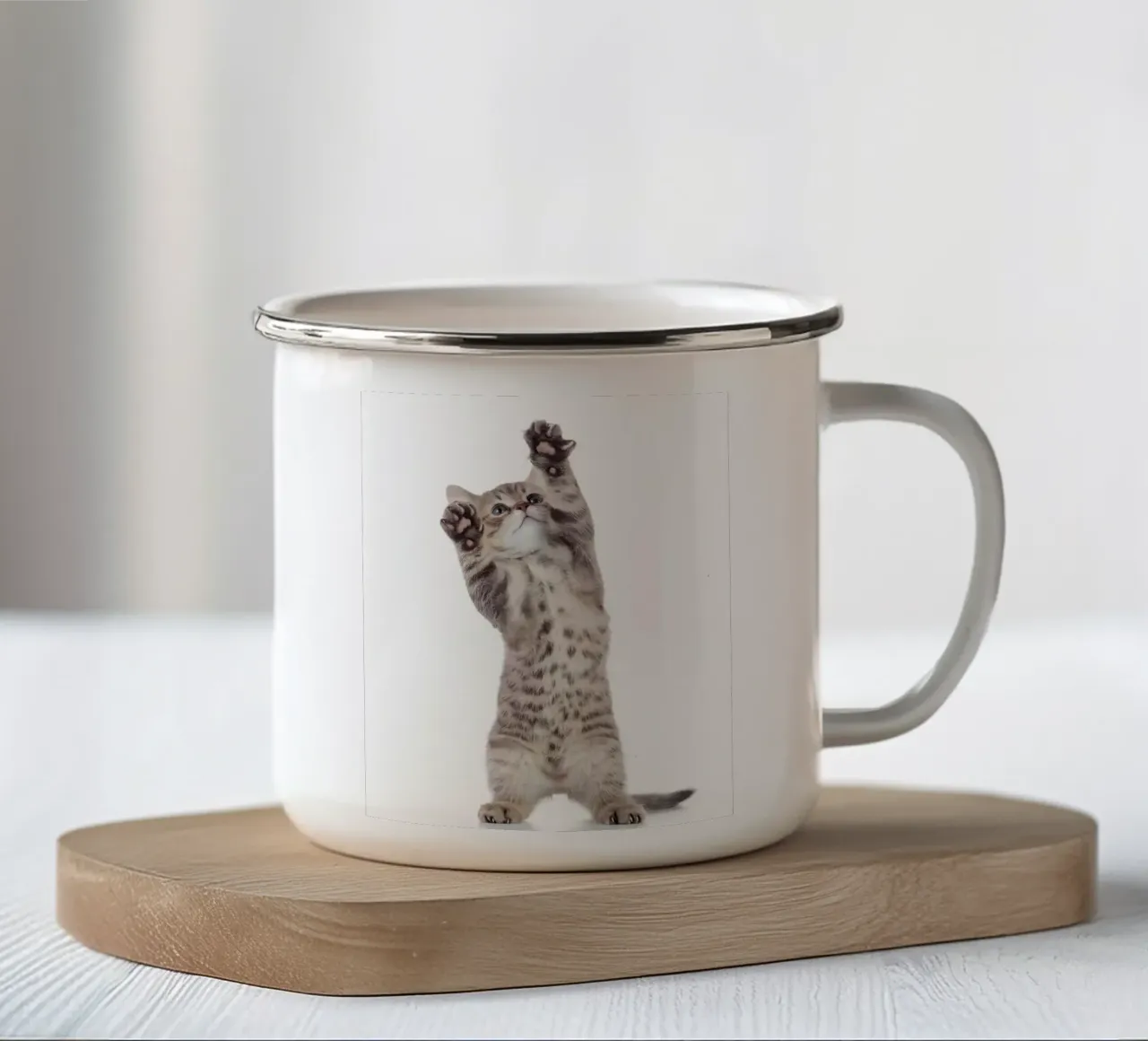 Zampe in su! tazza in smalto da Pixel Boy