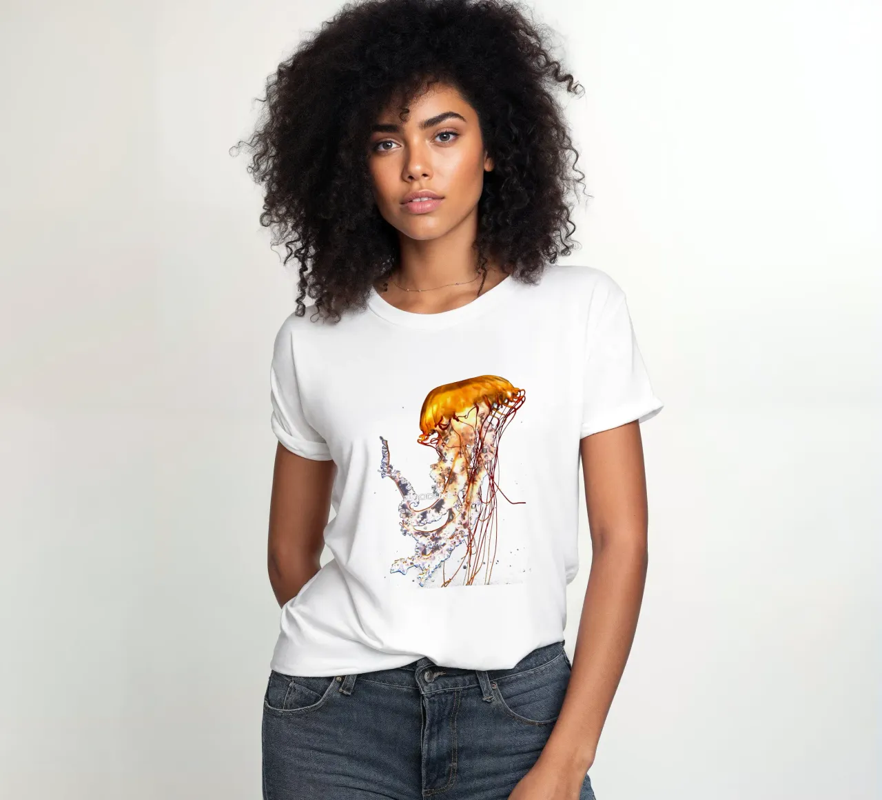 Meduse colorate di notte t-shirt da donna da DiveDuke