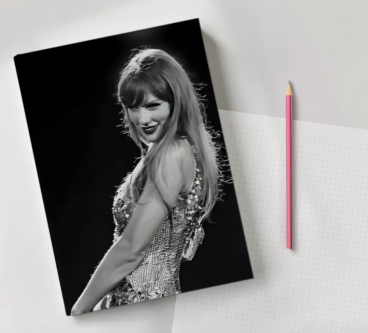 Taylor Swift sul palco diario da vintage singer