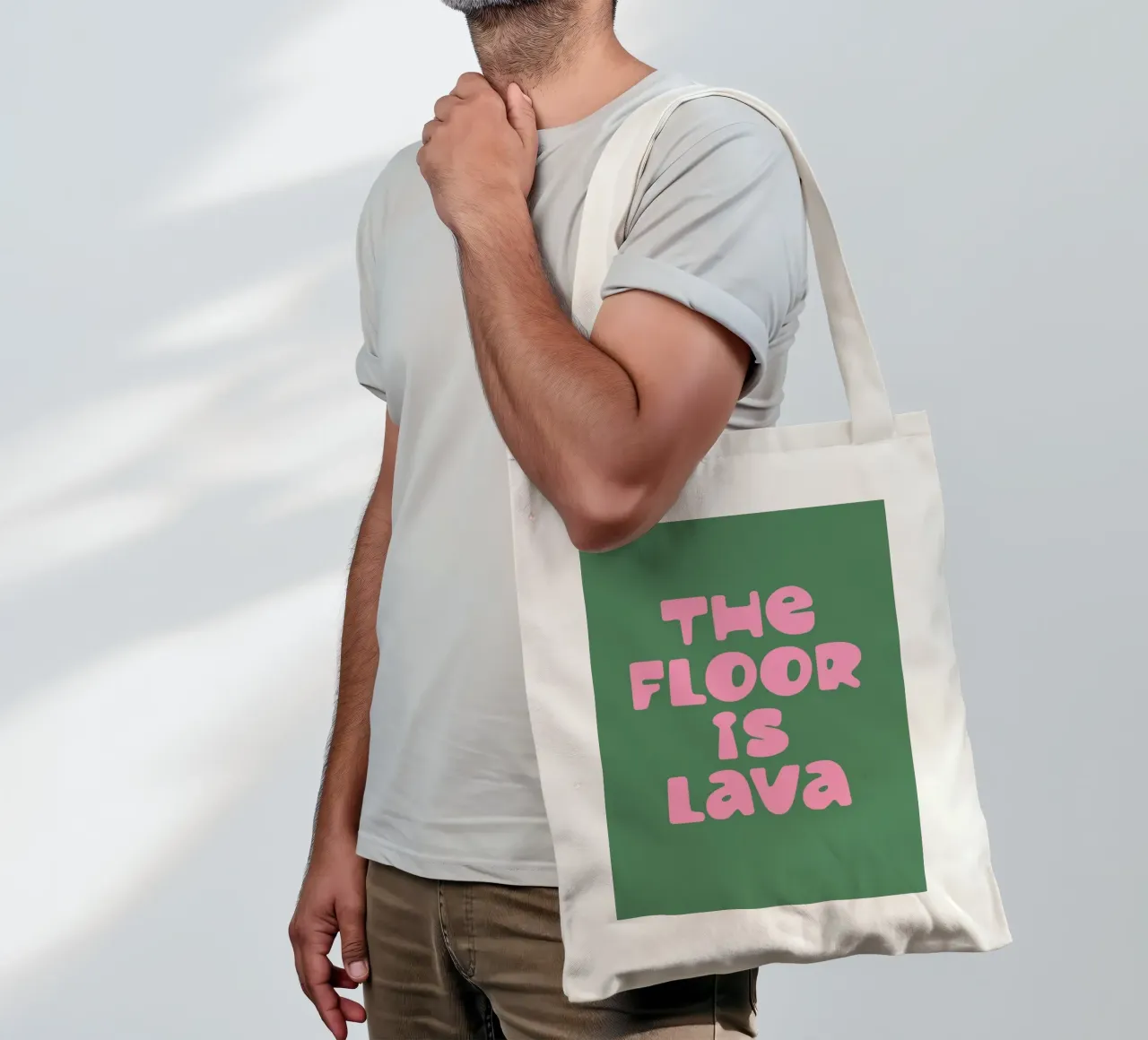 The Floor Is Lava borsa in juta da EverLuvv Studio