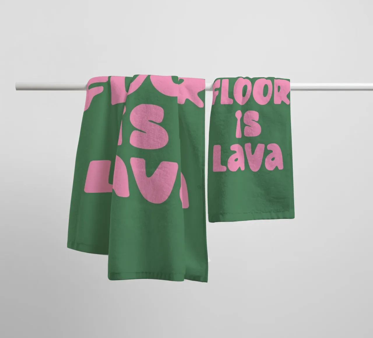 The Floor Is Lava asciugamano da bagno da EverLuvv Studio