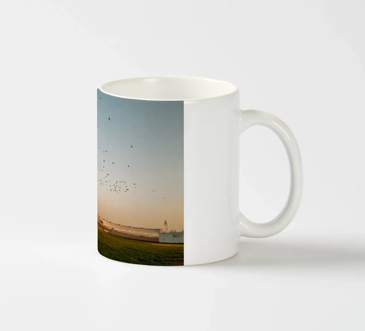 Una mattina d'autunno a Berlino | Tempelhofer Feld tazza in ceramica da Bold and Retro