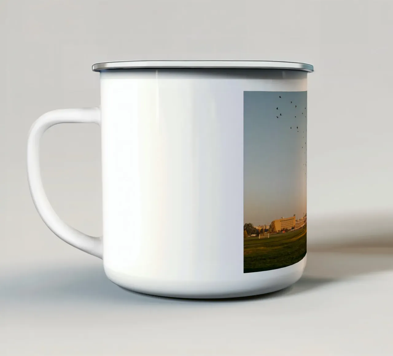 Una mattina d'autunno a Berlino | Tempelhofer Feld tazza in smalto da Bold and Retro