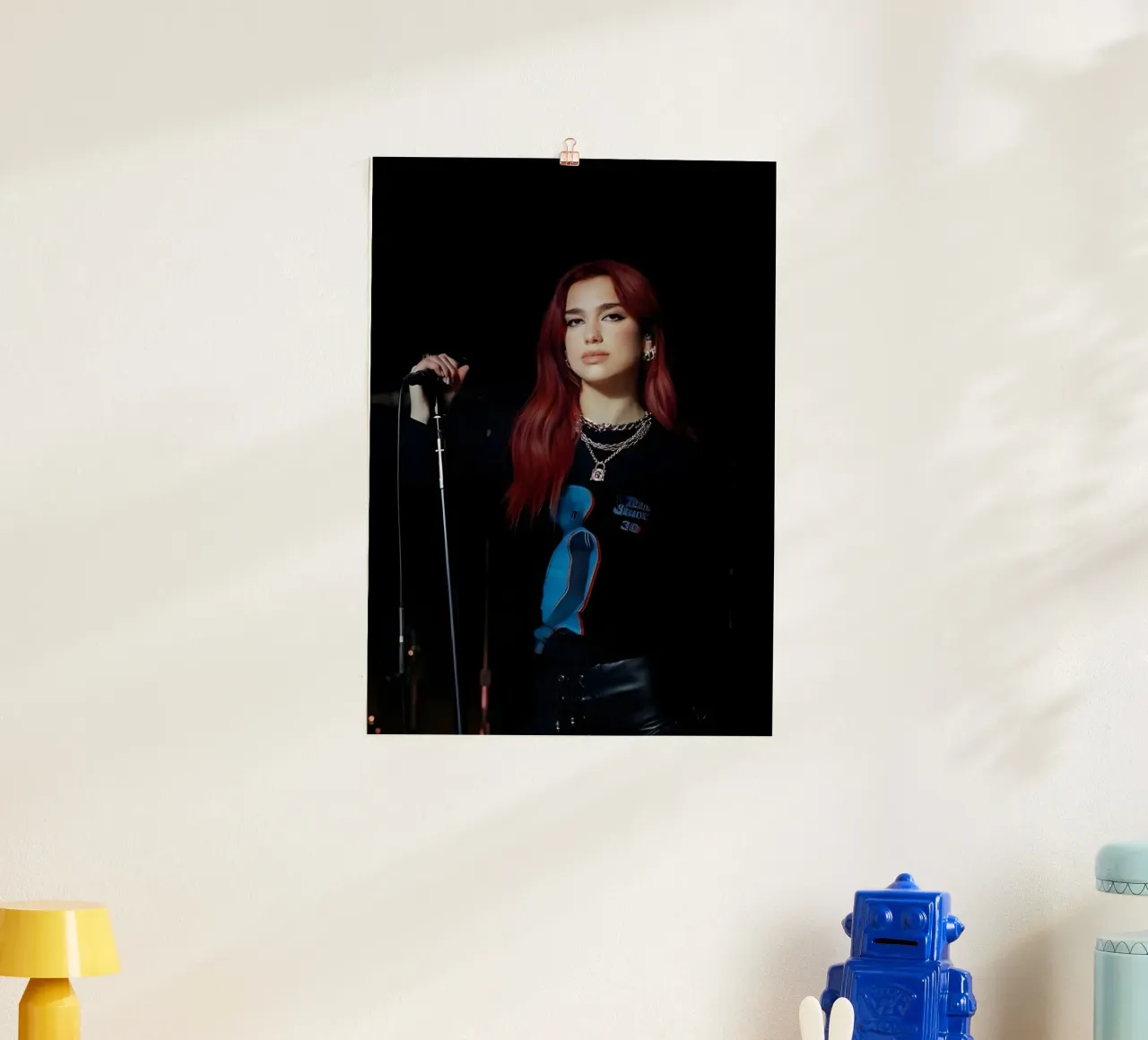 Dua Lipa poster da Digital Street art