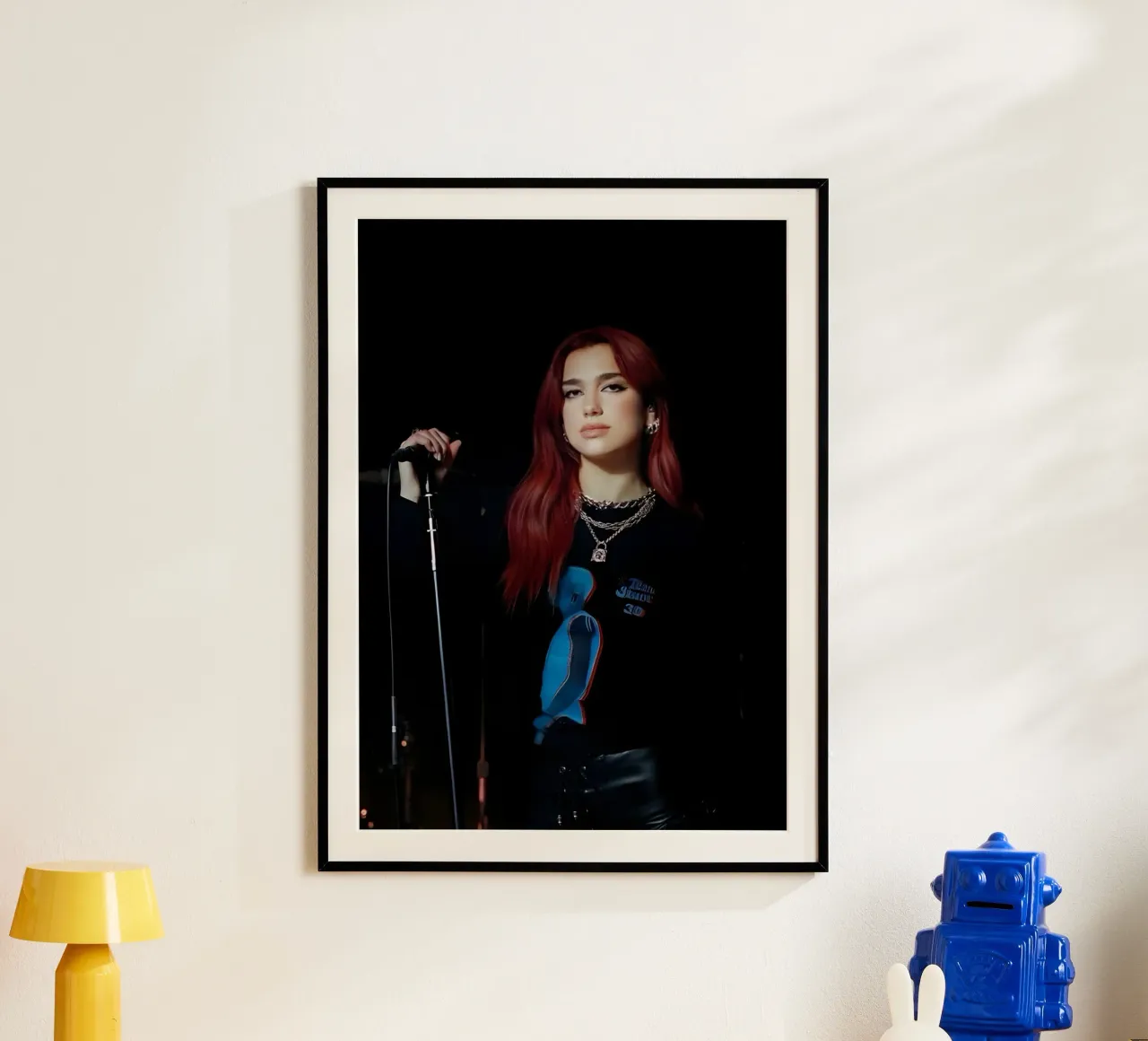 Dua Lipa poster da Digital Street art