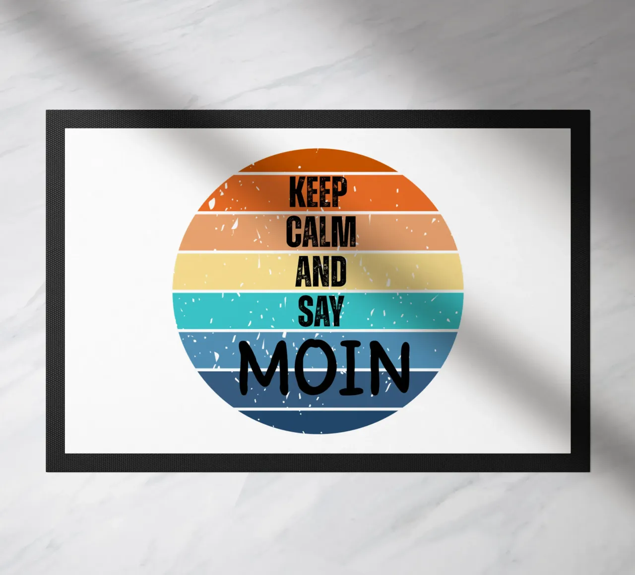Keep Calm and Say MOIN - Design retrò del tramonto nord-tedesco zerbino da Fies&Fein
