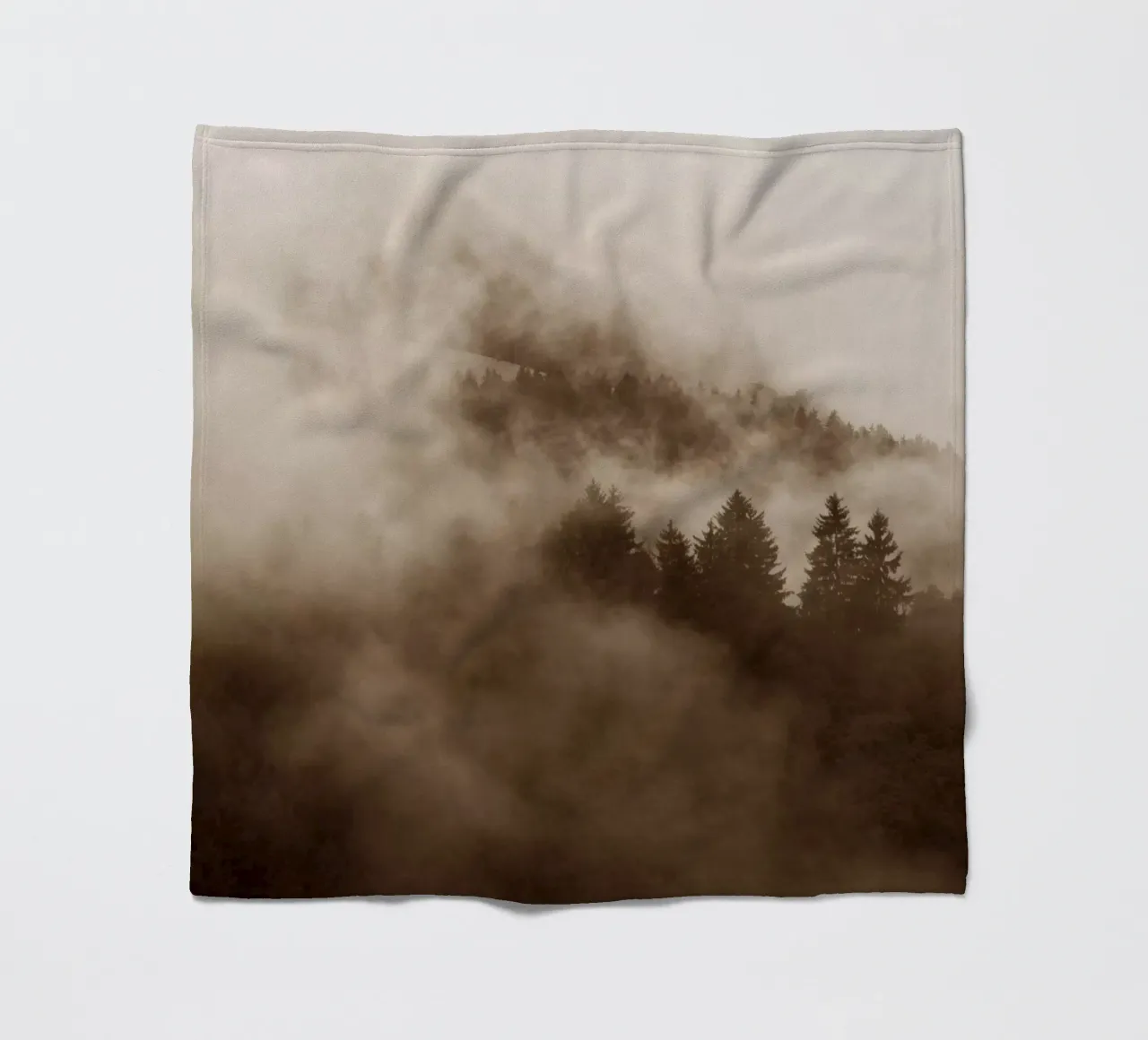 hued foggy forests coperta in pile da Studio Nahili