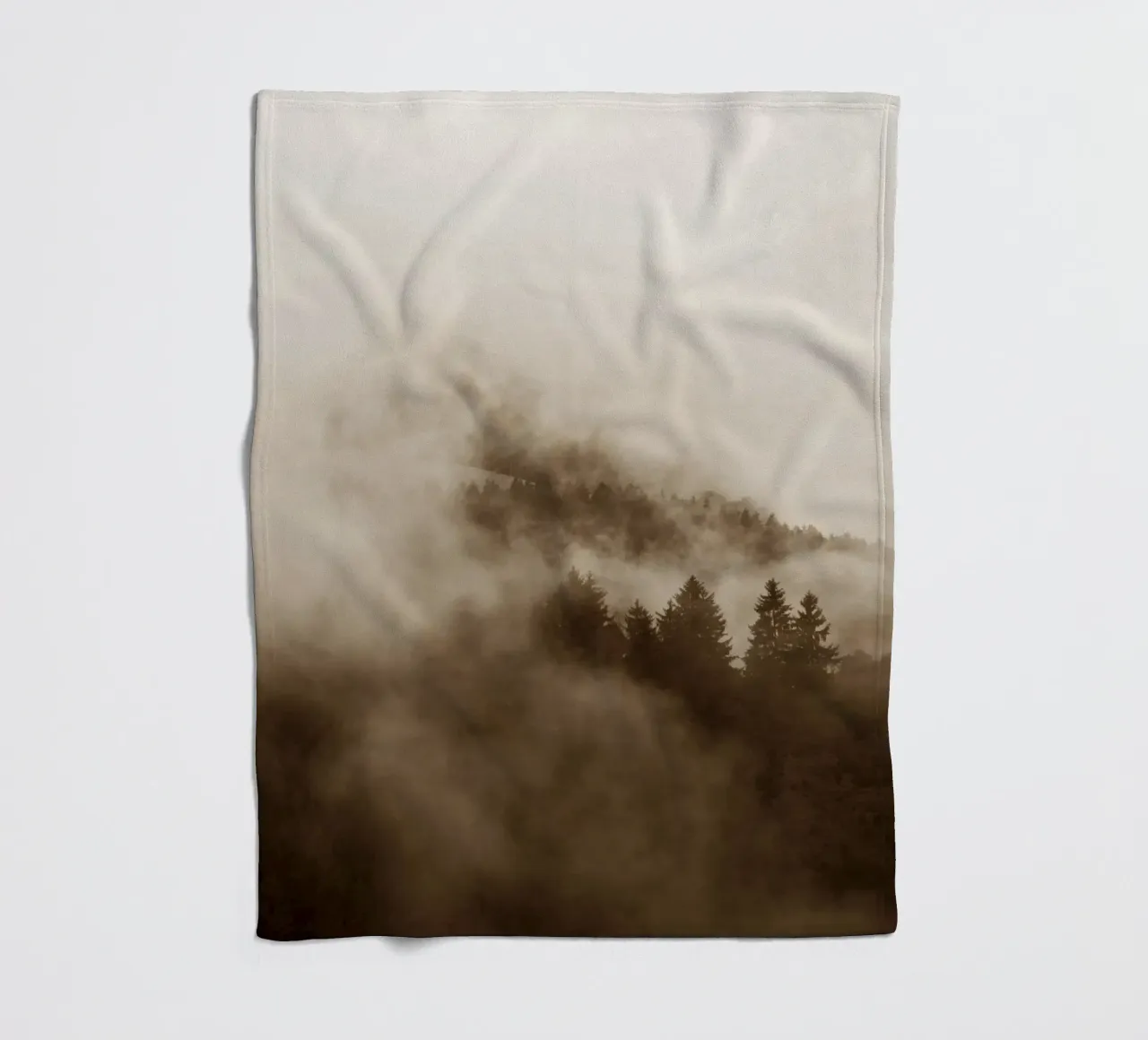hued foggy forests coperta in pile da Studio Nahili