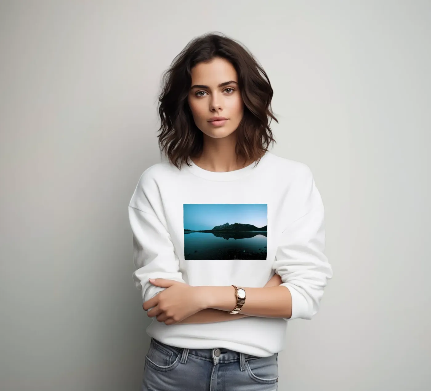 Mountain Reflection sweatshirt by Fjöllart