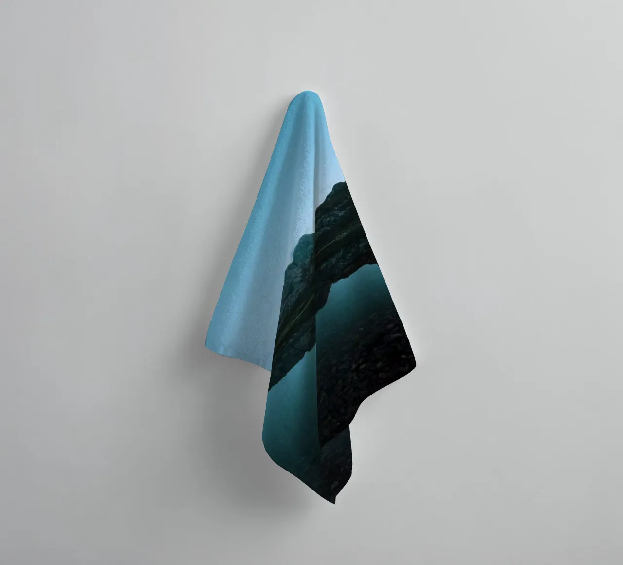 Mountain Reflection towel by Fjöllart