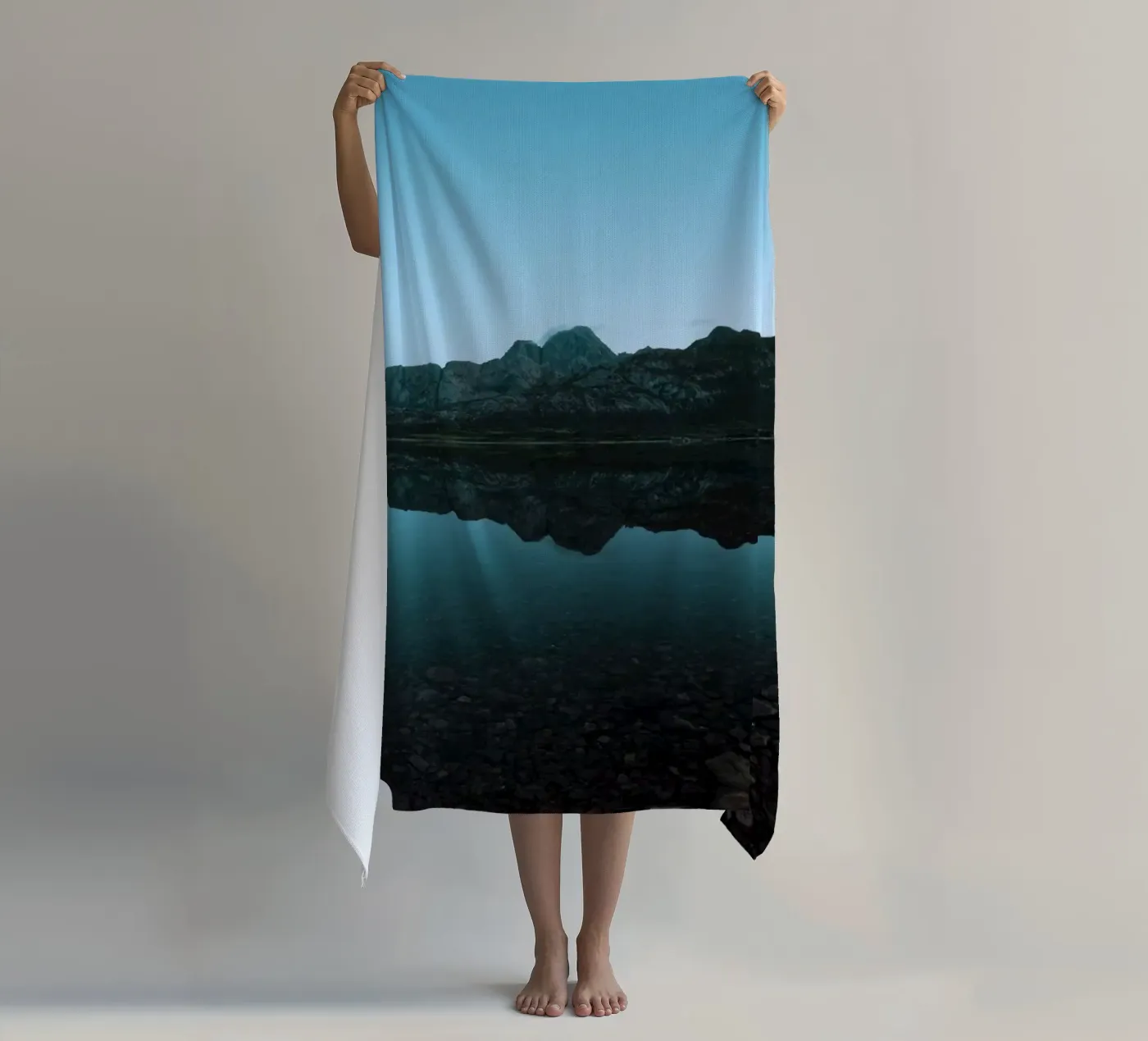 Mountain Reflection serviette de plage de Fjöllart