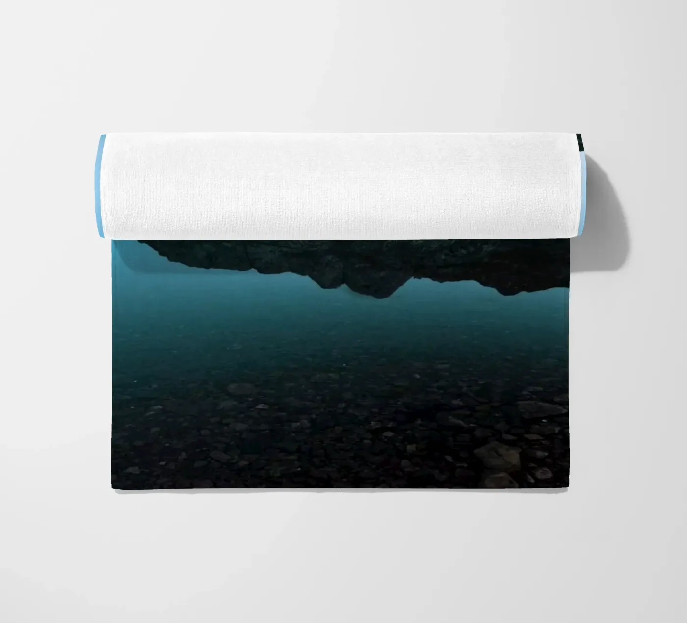 Mountain Reflection serviette de plage de Fjöllart