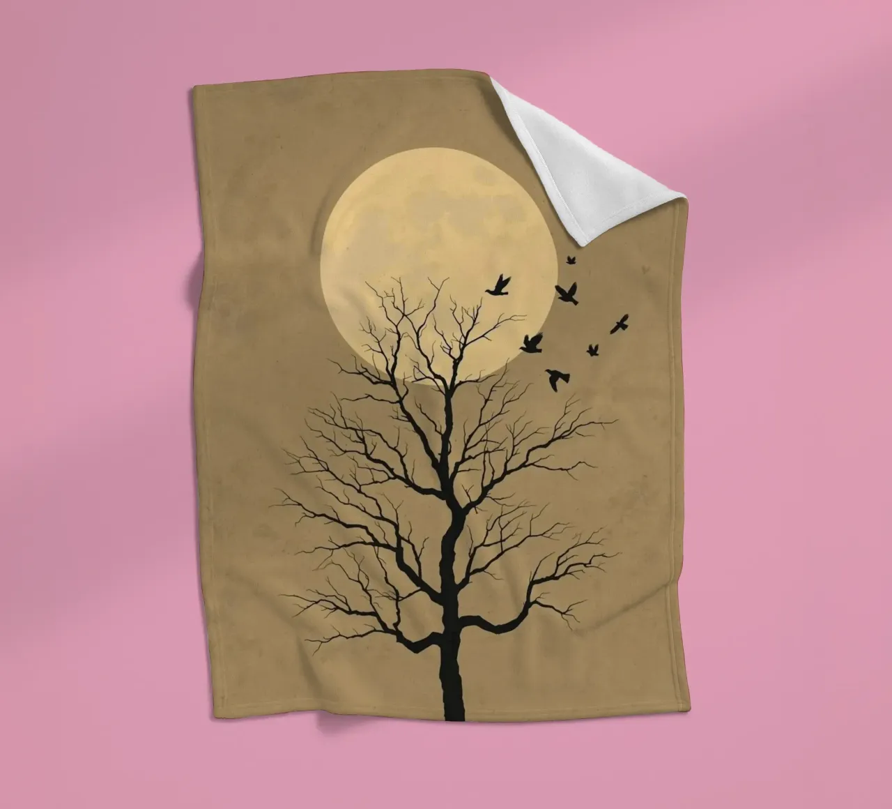 Silhouette di albero con luna piena coperta in pile da DesignArt