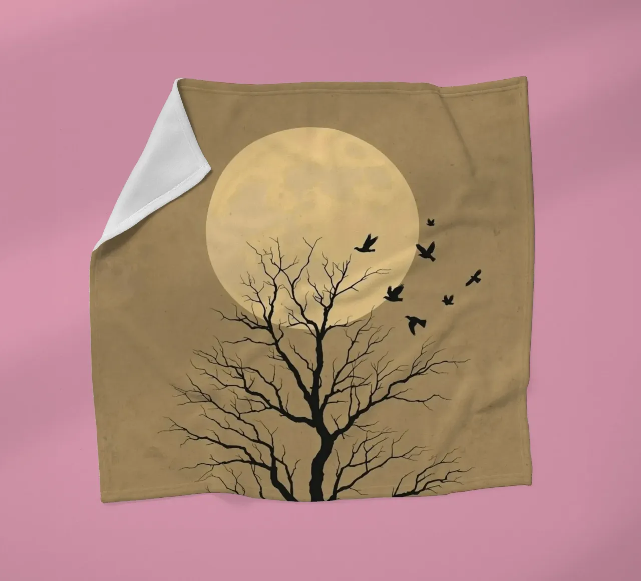 Silhouette di albero con luna piena coperta in pile da DesignArt