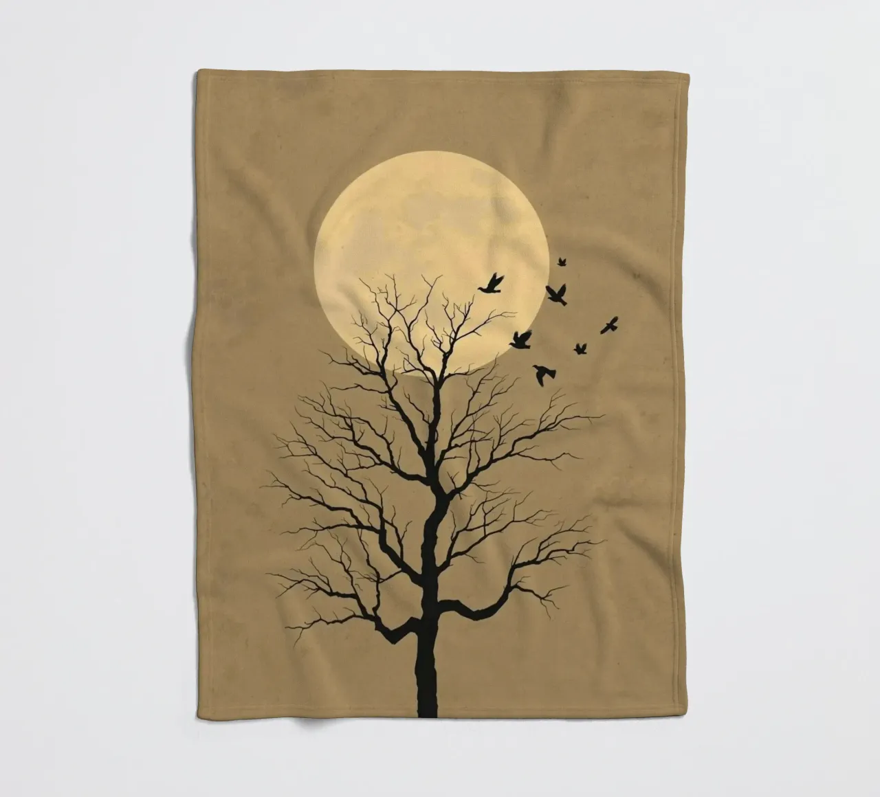 Silhouette di albero con luna piena coperta in pile da DesignArt