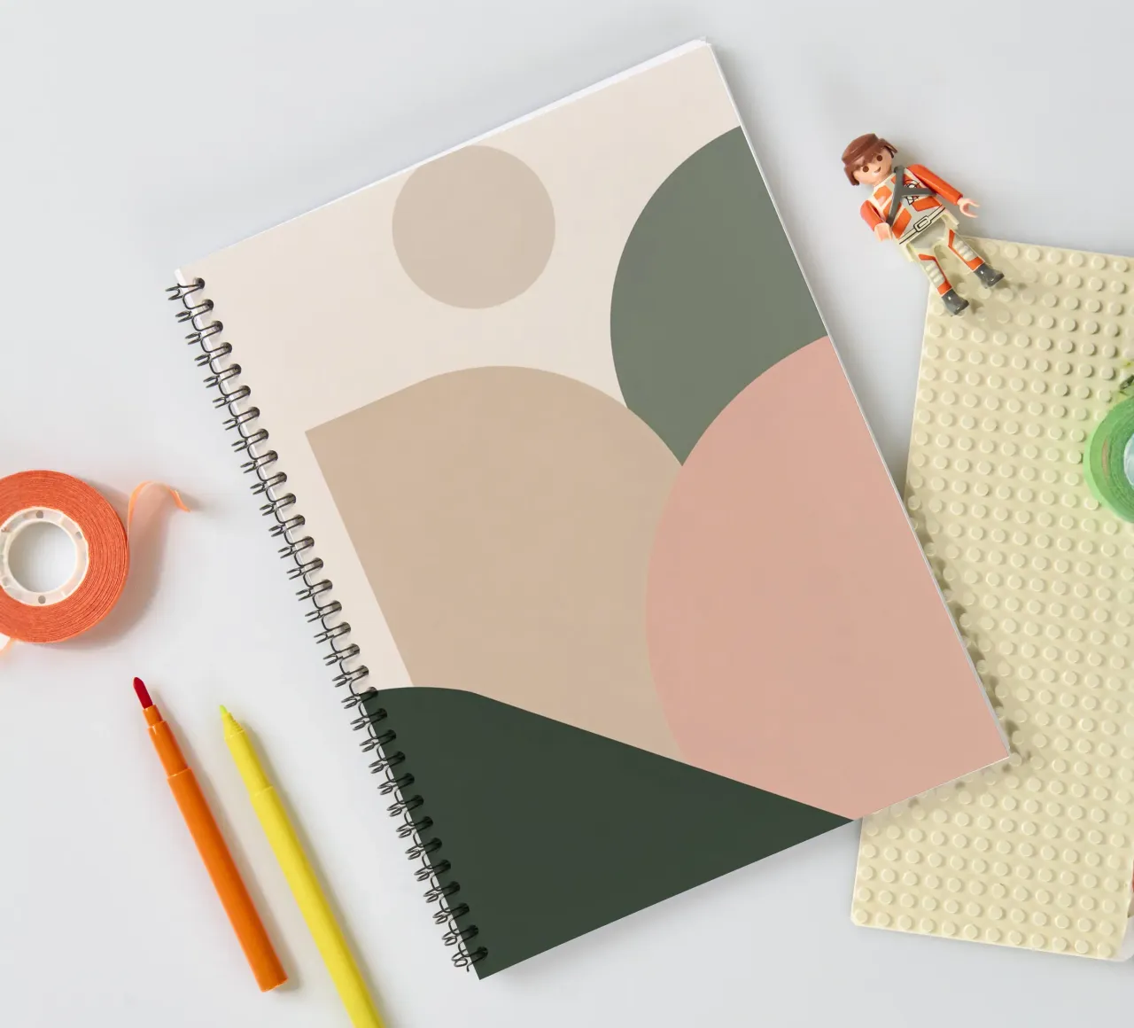 Forme geometriche astratte con colori tenui diario ad anelli da DesignDoodle