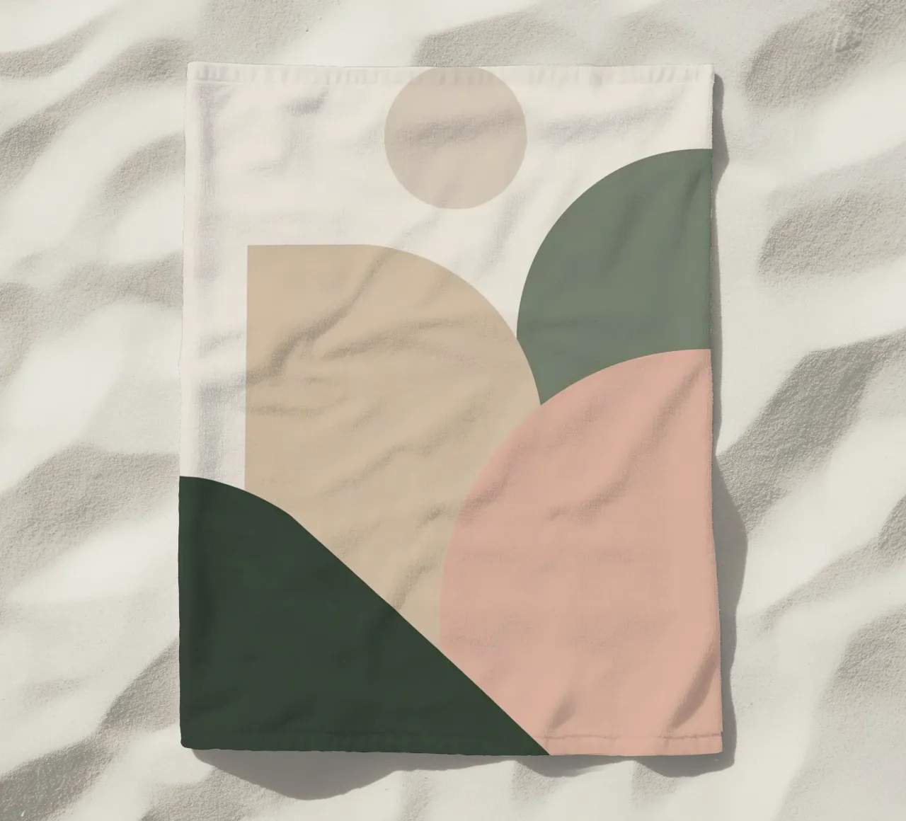 Forme geometriche astratte con colori tenui telo mare da DesignDoodle