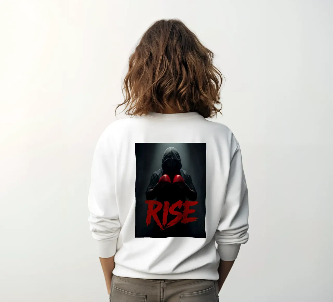 Pugile con guanti rossi e RISE felpa da DesignDoodle
