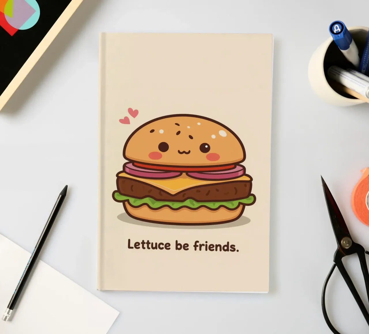 Hamburger mignon avec un visage heureux et des cœurs carnet de notes de DesignDoodle