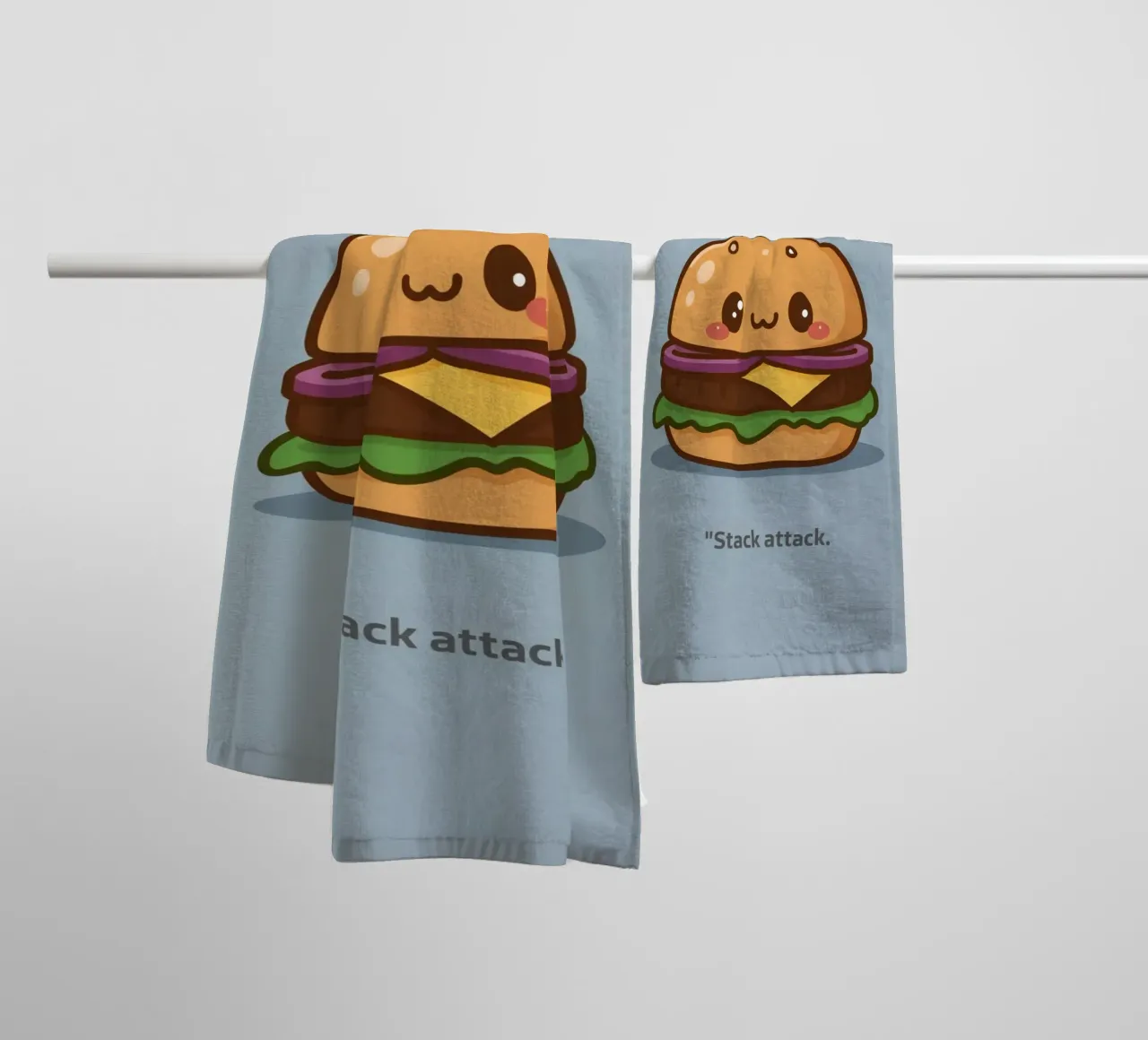 Mignon hamburger avec visage "Stack Attack" (attaque de pile) serviette de bain de DesignDoodle