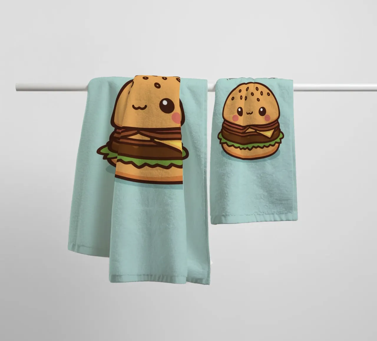 Simpatico hamburger felice con sovrapposizione divertente asciugamano da bagno da DesignDoodle