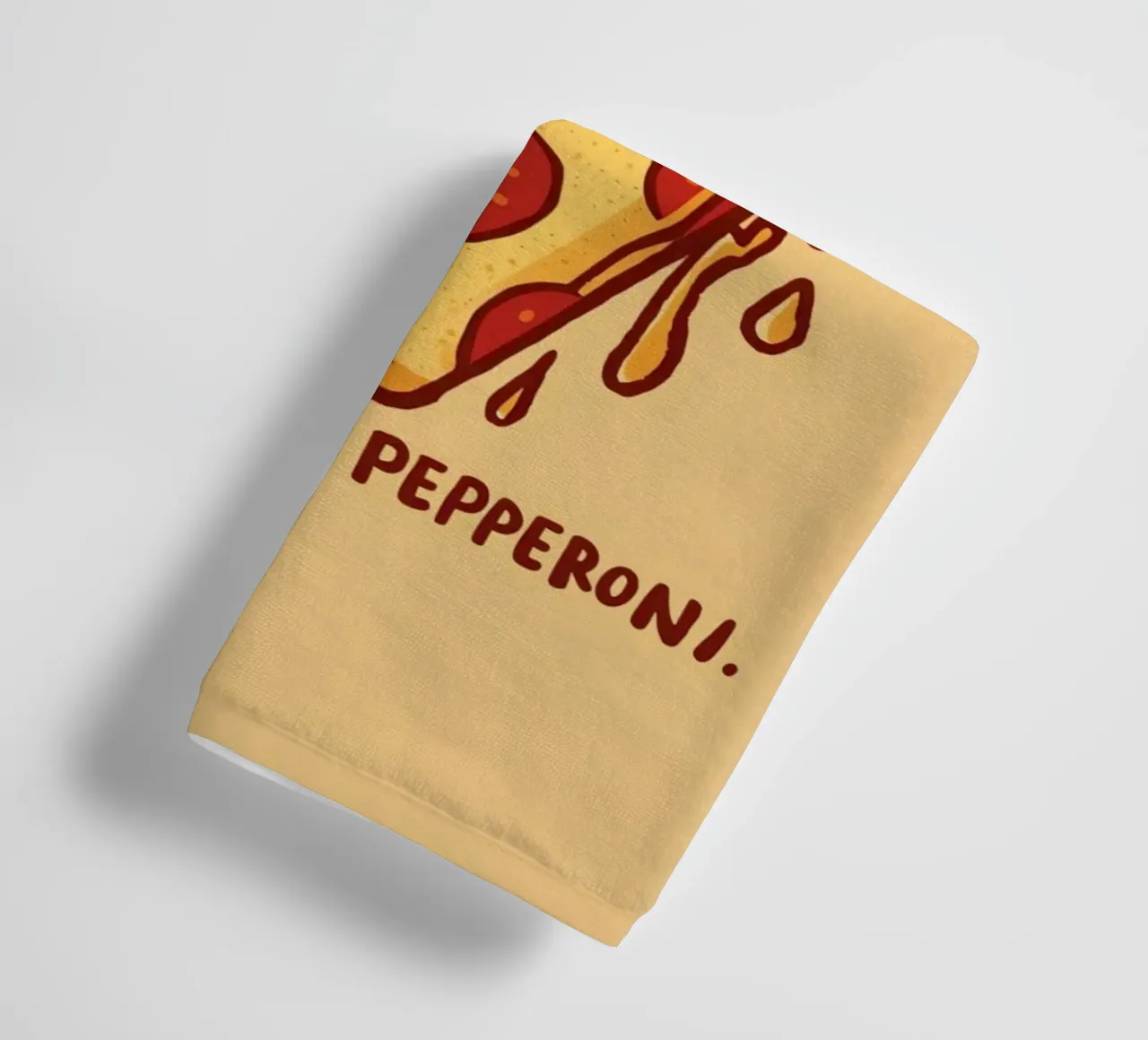 "Powered by Pepperoni" asciugamano da bagno da DesignDoodle