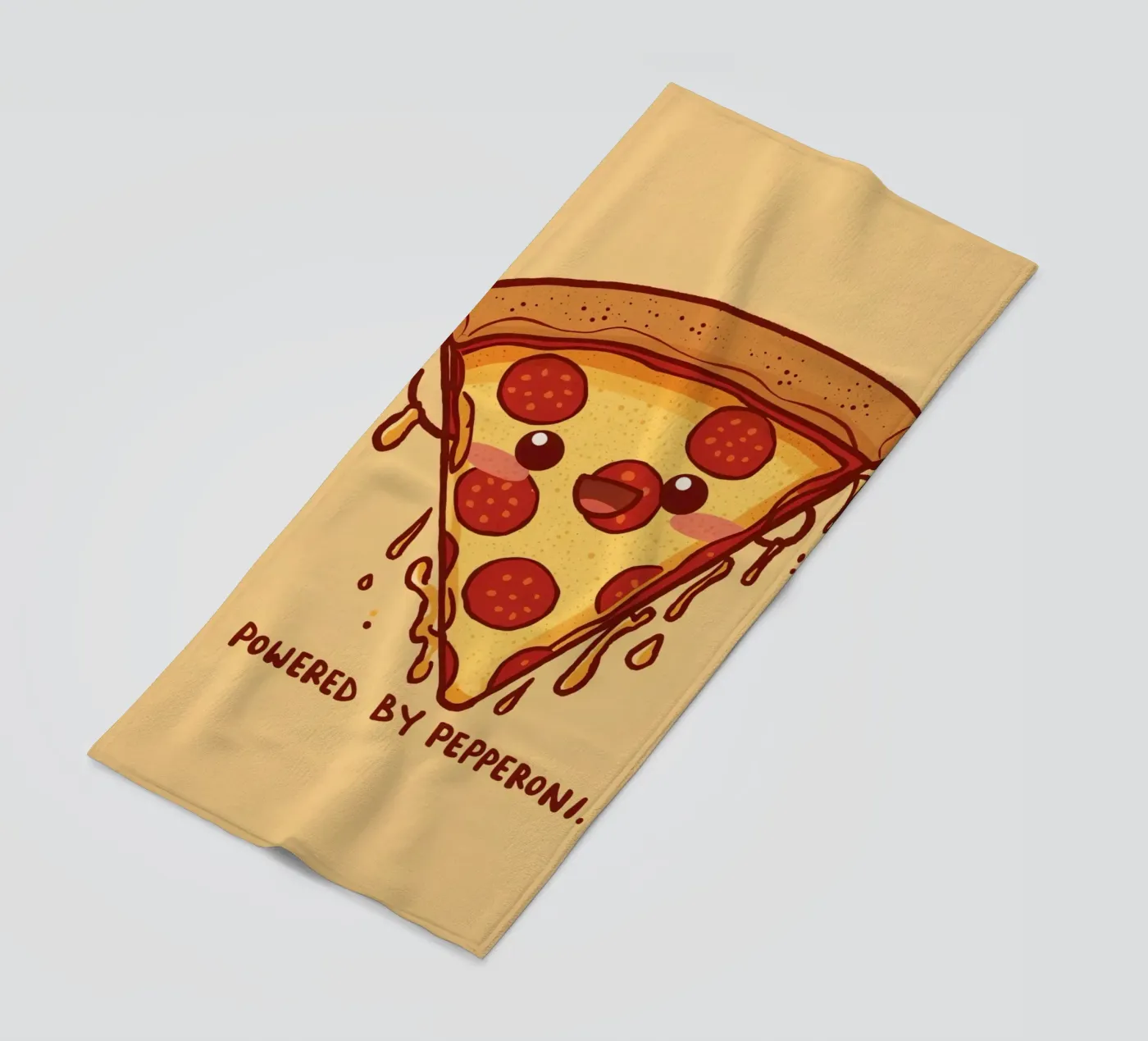 "Powered by Pepperoni" telo mare da DesignDoodle
