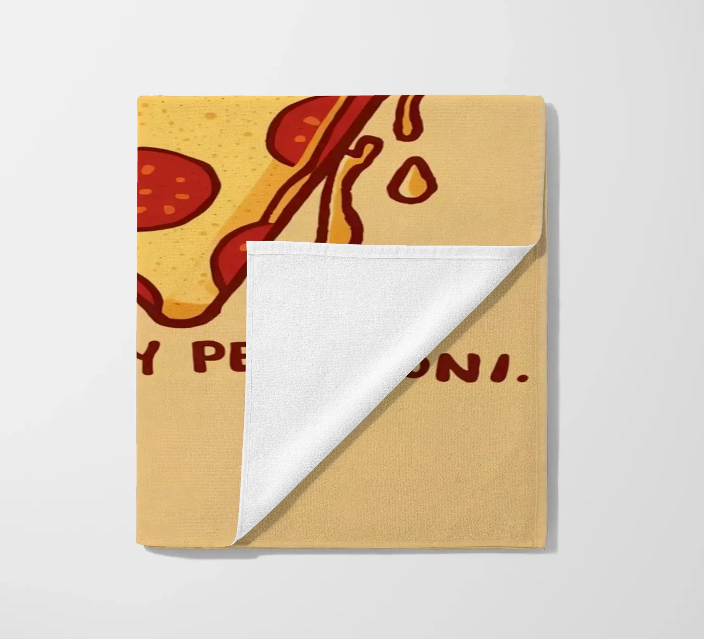 "Powered by Pepperoni" telo mare da DesignDoodle