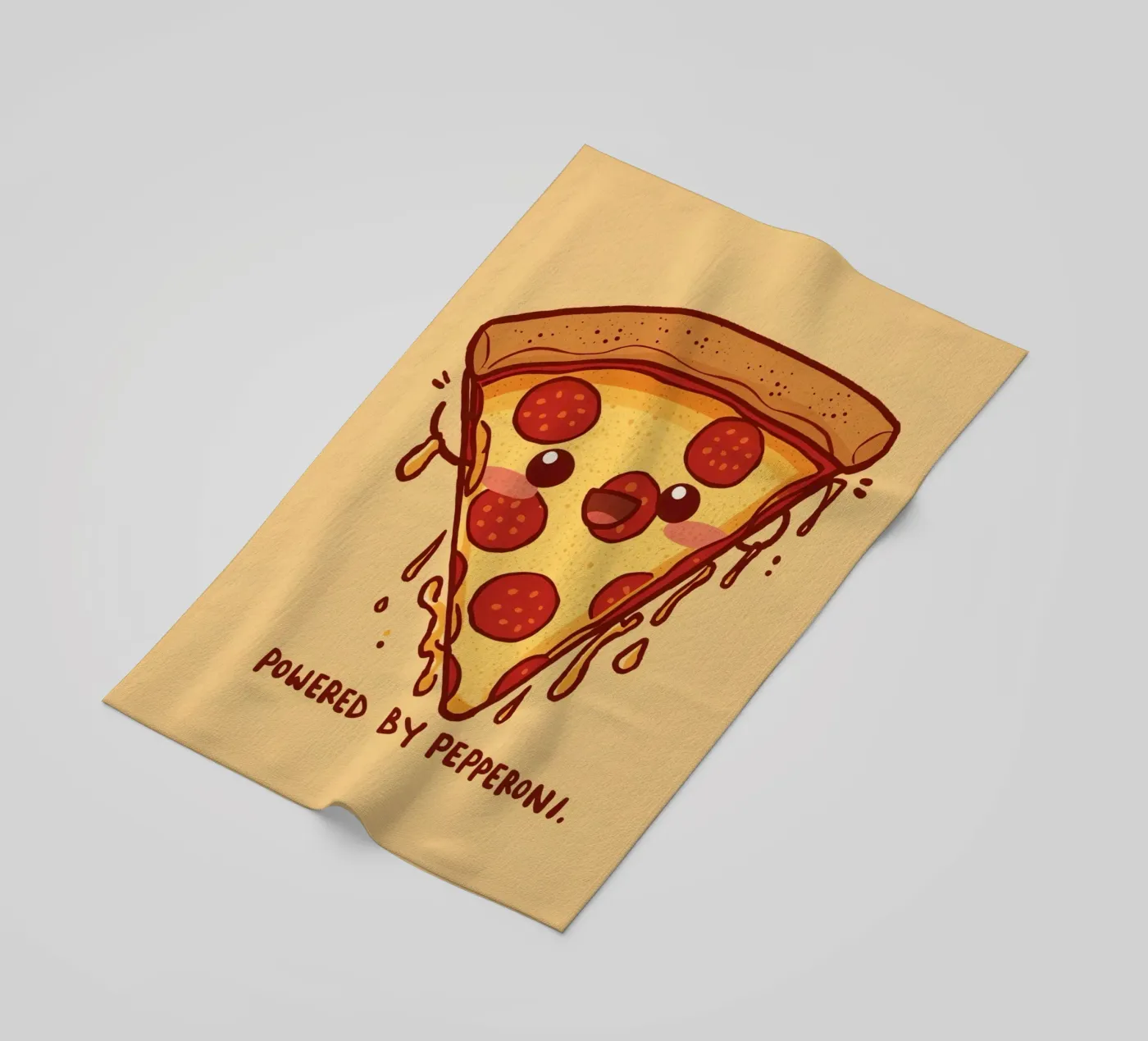 "Powered by Pepperoni" telo mare da DesignDoodle