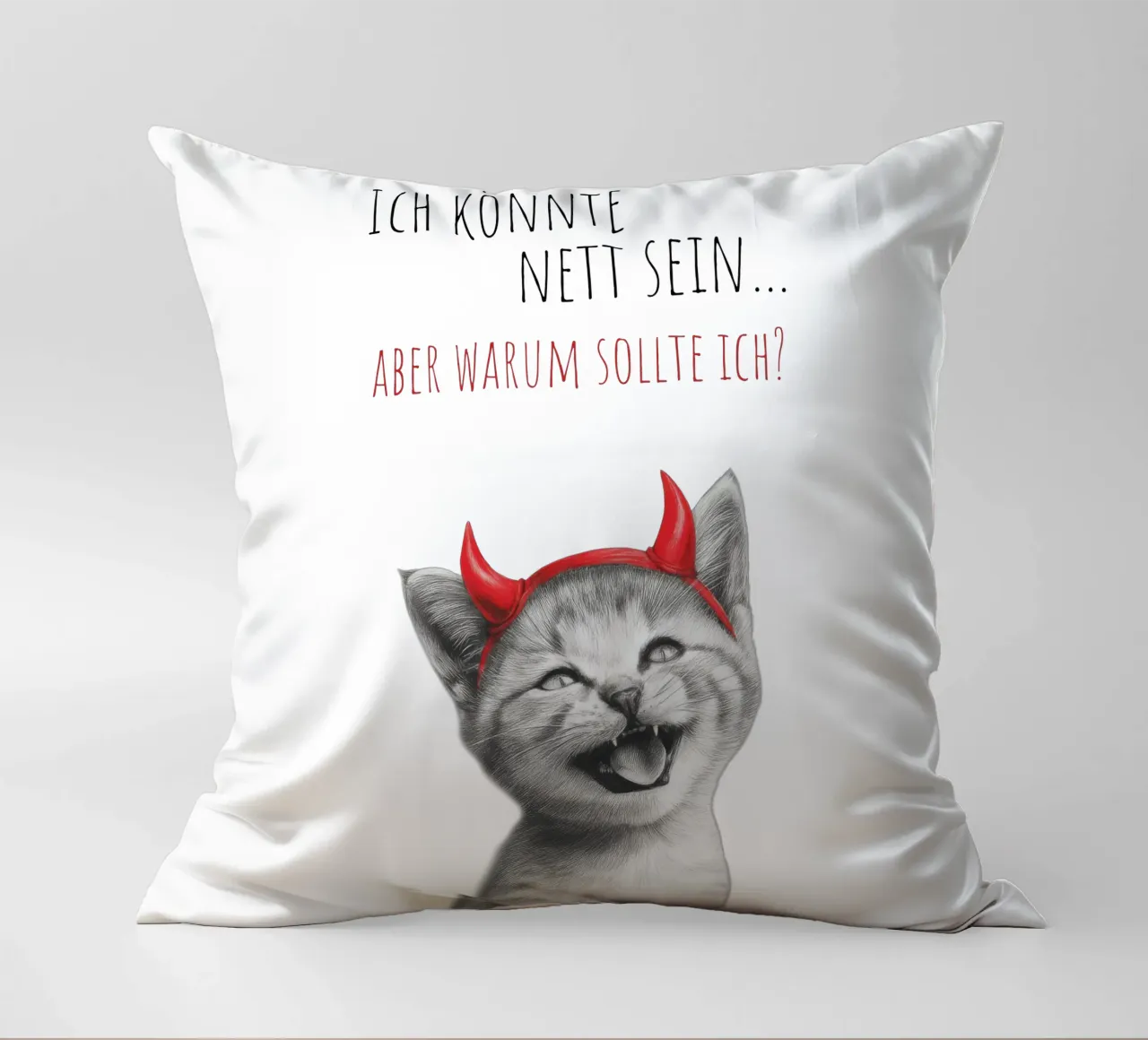 Coole Katze - Kleines Teufelchen cuscino da Melanie Viola