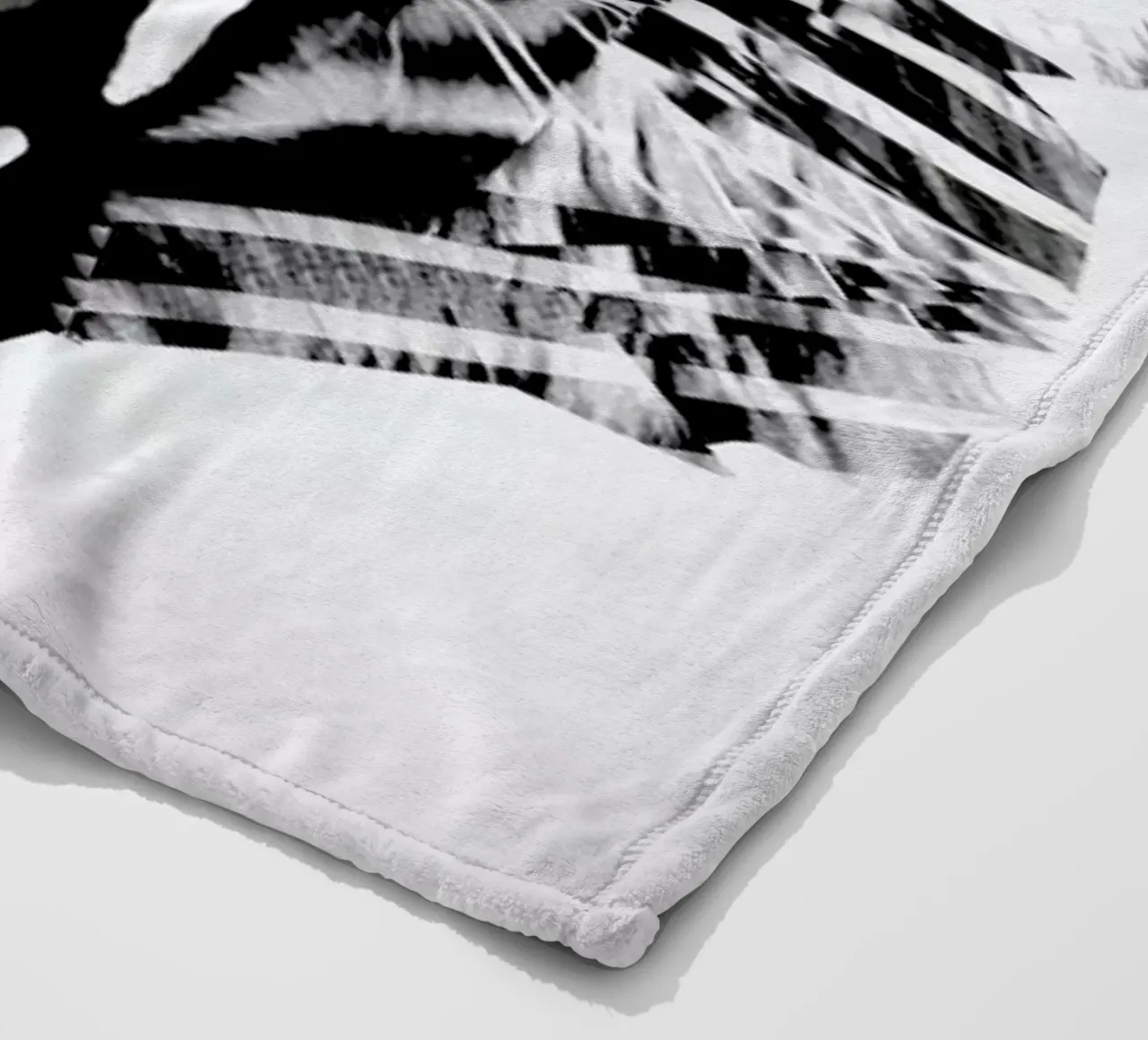 Ingwe. Fleecedecke von Three Of The Possessed