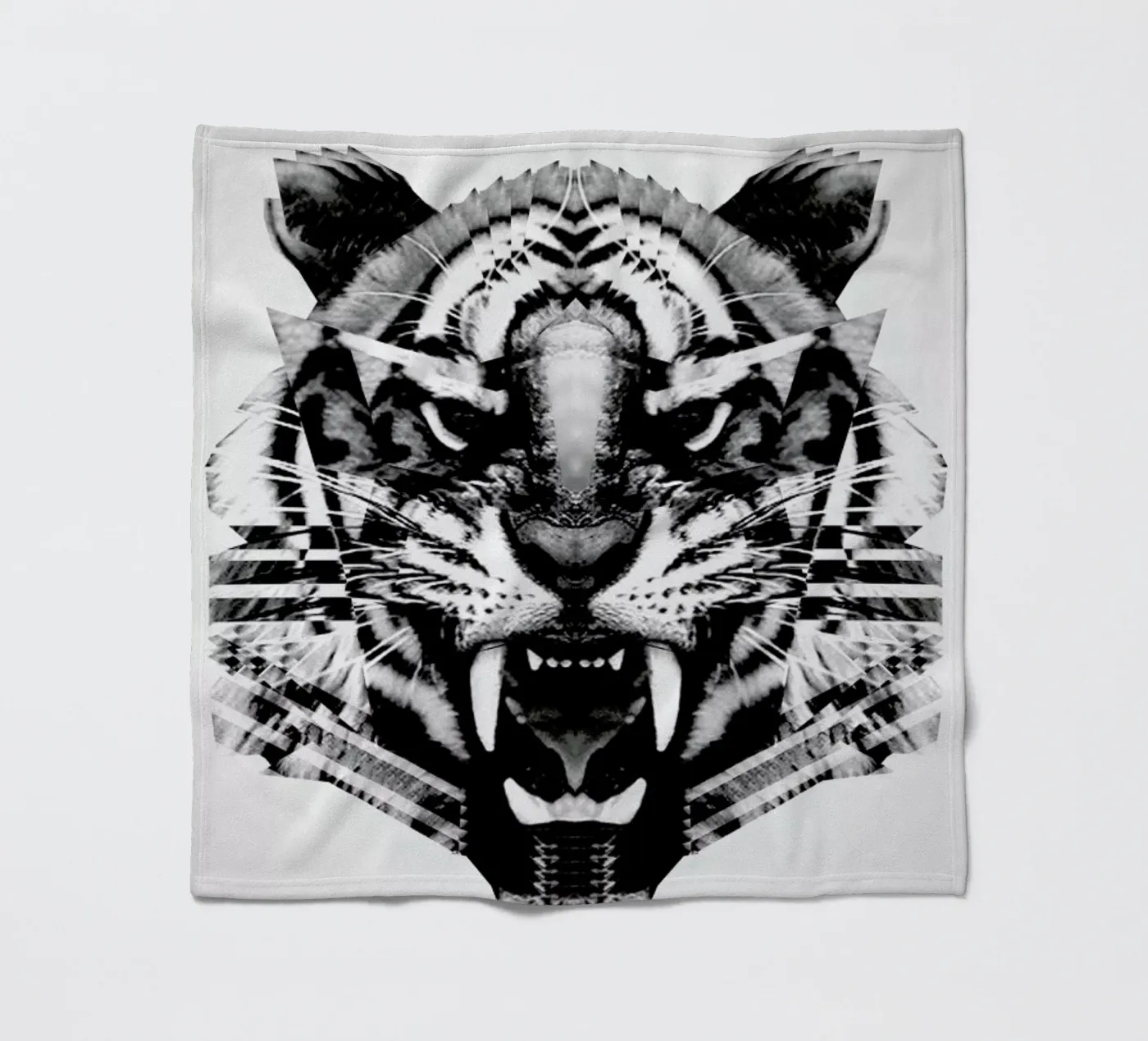 Ingwe. plaid polaire de Three Of The Possessed